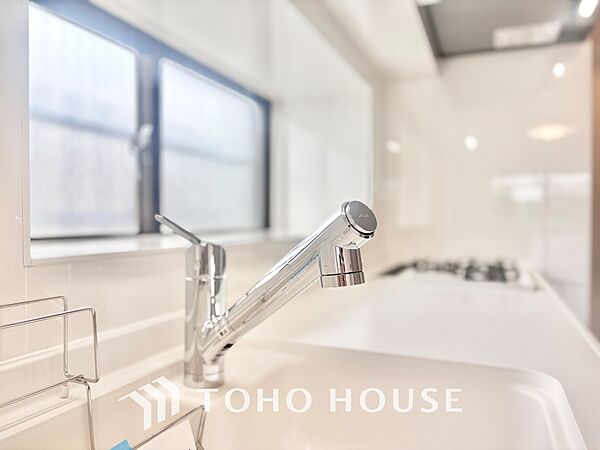【KITCHEN】◆開放的◆後片付けが楽なシステムキッチン。収納スペースの充実！