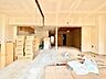 リビング/ダイニング：「想像していた以上に広い」が写真を撮っているときの感想です。家事動線に配慮したプランによりご家族がくつろげる明るく広い空間が確保できました。