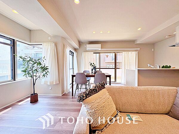 使いやすく、明るい洋室に仕上がります。子供部屋や趣味のお部屋にご利用できます。ご自身で家具などを配置し、素敵な空間を創り上げられます。