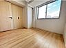 室内：叶えたかったのは落ち着きのあるナチュラルな風合い、そして開放感があるリビング。優雅な気分に浸れる幸せな時間を家族が自然と集まりたくなるこの空間で。