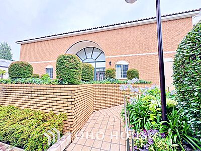 外観:漂う上質な空気感、マンションに入れば「おかえりなさい」と笑顔で迎えてくれるエントランス。最良の心配りを感じるマンションでした。 外観:漂う上質な空気感、マンションに入れば「おかえりなさい」と笑顔で迎えてくれるエントランス。最良の心配りを感じるマンションでした。