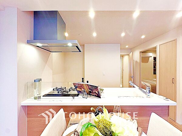 【キッチン】ご家族との会話を楽しみながらお料理ができる空間です。の中心になる場所です。