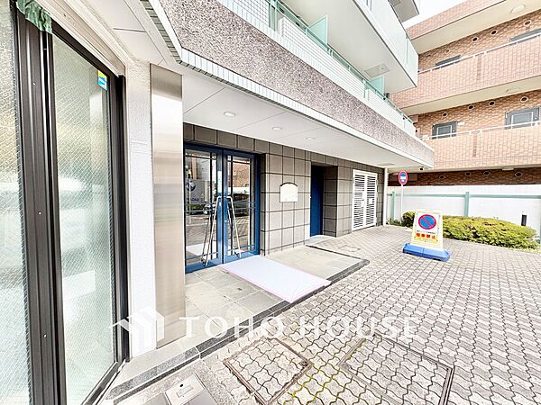 ◆トイレ◆トイレも全て新品に交換されており、清々しく新生活を始めることができます。白基調の清潔感のある空間に生まれ変わりました。