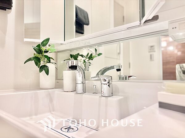 【WASHROOM】◆快適◆煌びやかな暮らしの中にも忘れたくない快適さ。大きな収納が助けてくれます。
