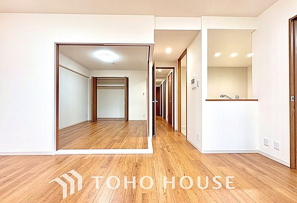 ◆瀟洒な空間◆落ち着きのある彩が見事に調和させた瀟洒な空間を演出。ここに集まる家族の会話と笑顔が絶え間なく続く幸せな空間。