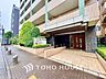 外観：窓をあけると通り抜ける風。清々しく心地よいそよ風が、この空間を涼やかに。風通しの良さは人にとっても家にとっても健康的で気持ちいいもの。
