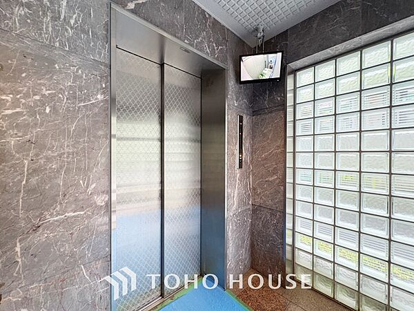 【Corner room】建物の端に位置するため、複数の方角に窓を設けることができる点が大きな特徴。窓が2面以上あることが多いため通気性も良くなります。