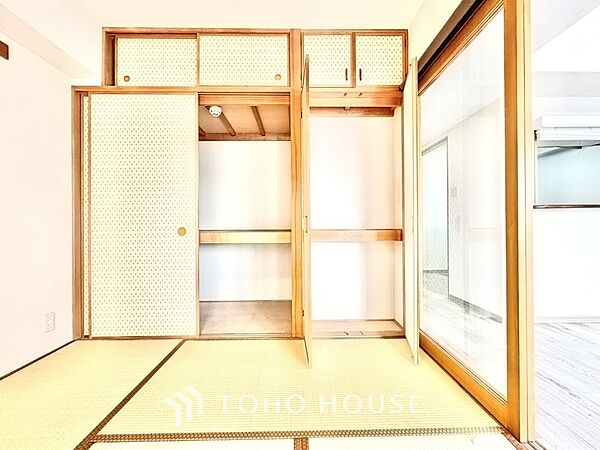 忙しい朝でも、しっかり家族が揃って食事をして頂けるゆとりある大きさのダイニングスペース。