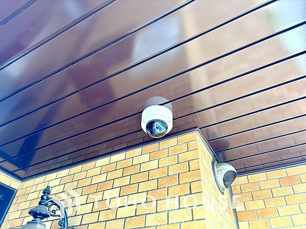【security　camera】◆防犯カメラ◆お子様だけで留守番の時も安心の防犯カメラ。住まいの防犯に一役買ってくれます。