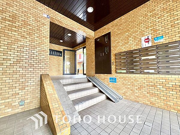 【ENTRANCE】◆そびえ立つ◆我が家のシンボル。遠くの空が赤く染まる夕べが待ち遠しい。