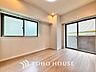 寝室：使いやすく、明るい洋室に仕上がります。子供部屋や趣味のお部屋にご利用できます。ご自身で家具などを配置し、素敵な空間を創り上げられます。