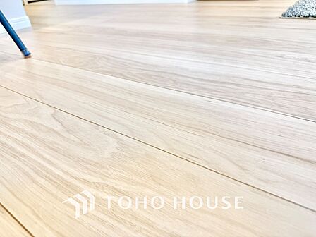 ◆闇夜の輝き◆オレンジ色の光は大人になった今の僕にはわかる。1日の終わりを伝えに来たわけではなく、また明日が来る方へ導いてくれた事を。