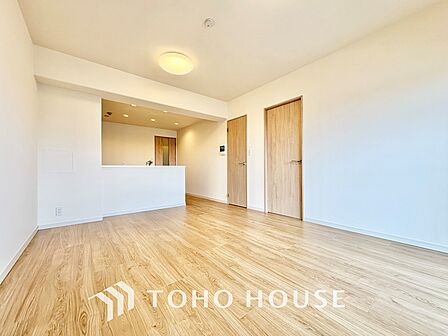 ここにはみんなが集い、食事と楽しい会話が始まる。話に夢中になりすぎて、ついつい時を忘れ夜半過ぎになってしまう。そんな束の間の幸せを感じさせてくれる場所でありたい。