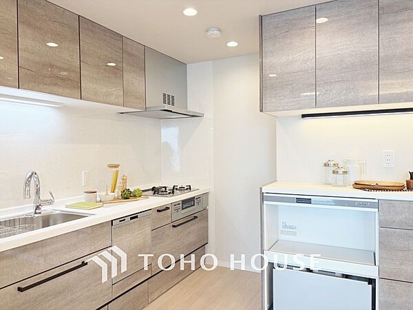 【KITCHEN】◆ワクワク◆開放的で機能性も高いシステムキッチン。お子様は毎日のご飯にワクワク！