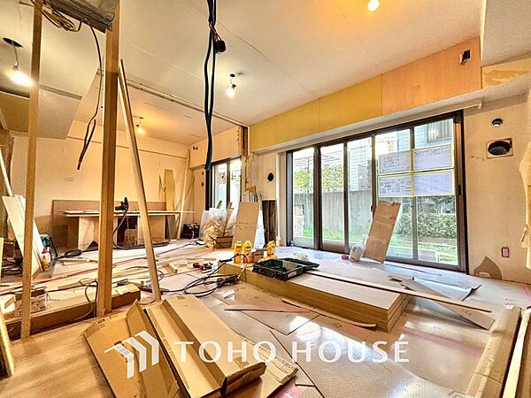 【改装中】「想像していた以上に広い」が写真を撮っているときの感想です。家事動線に配慮したプランによりご家族がくつろげる明るく広い空間が確保できました。