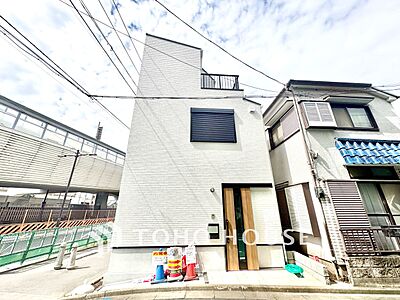 外観:【外観】落ち着いた佇まいが印象的な、上品さを感じる外観です。 外観:【外観】落ち着いた佇まいが印象的な、上品さを感じる外観です。