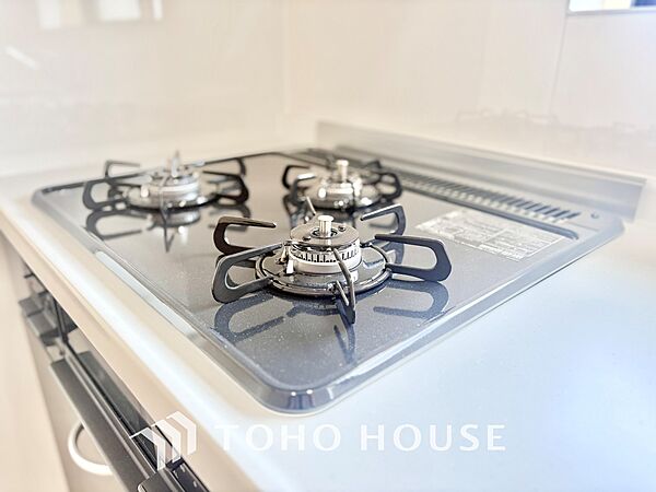 【KITCHEN】◆ワクワク◆開放的で機能性も高いシステムキッチン。お子様は毎日のご飯にワクワク！