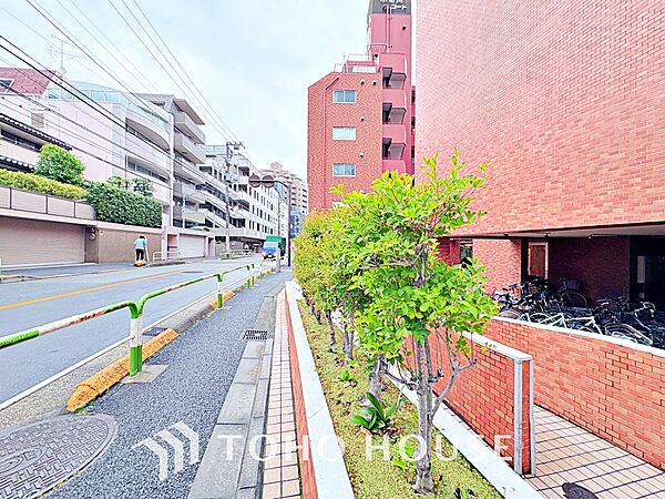 ほんの少しのこだわり。ちょっとした色使いがその家がもつ雰囲気、趣（おもむき）を携え、暮らす家族や訪ねてくる友人・知人に新鮮な香りを運んできます。