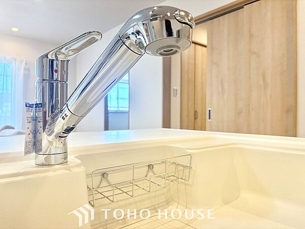 【Kitchen】キッチンは家族の絆を育む大切な空間。シンプルで使い易いSystemKitchenで愉しく作る料理は愛情のある美味しいご馳走に。