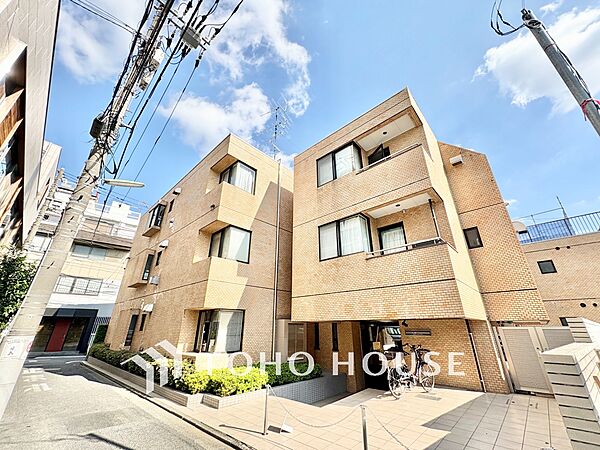 ◆共有空間◆些細な事でほっぺを膨らまして怒る君。それでも僕達はこれからも一緒だよ。喧嘩をしても離れたくないから一つはさんだ同じ場所にいる。分かるよ。そこに君が