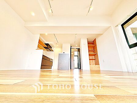 画像の一部家具等はAIですこれらは値段に含まれていません。