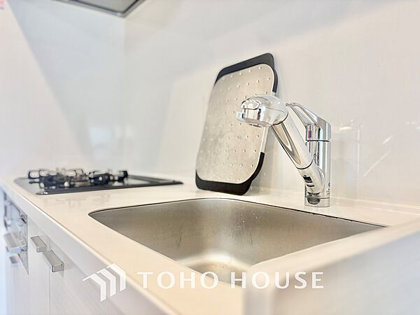 【KITCHEN】◆開放的◆後片付けが楽なシステムキッチン。収納スペースの充実！