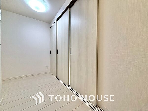使いやすく、明るい洋室に仕上がります。子供部屋や趣味のお部屋にご利用できます。ご自身で家具などを配置し、素敵な空間を創り上げられます。