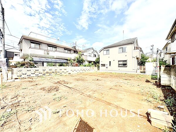 【外観】落ち着いた街並みに調和する外観。住まいとしての安心感を感じられる佇まいです。
