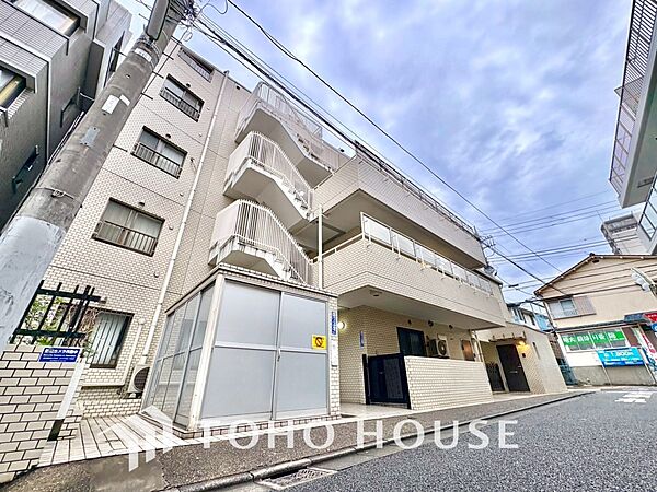【APPEARANCE】◆眩い◆光が燦々と入り、家族の笑顔を照らす。「いつまでも続いて」と願う夢のような毎日がここにある。