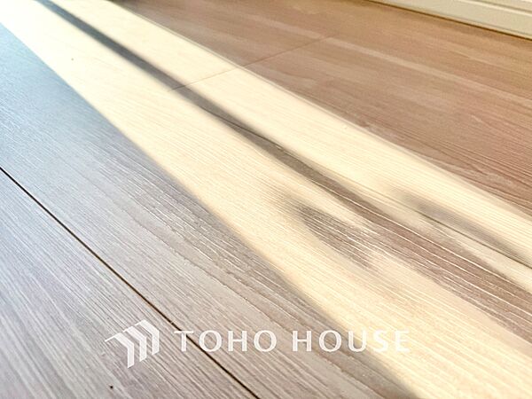 ◆色彩◆この空間に放たれた光は華美なまでに演出されたデザイン。流れる時をより芳醇なコーヒーの様な色彩奏でるアダージョ。そして情景豊かな作品のような暮らしがイメージできる。