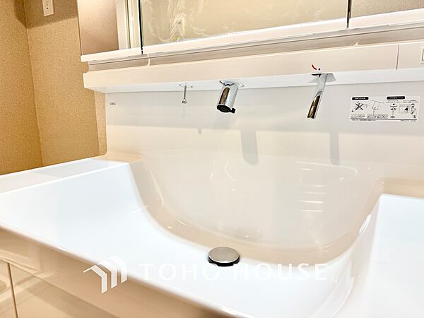 ◆洗面◆清潔感のある水回り。白で統一されたスタイリッシュな空間。毎日使う場所だから究にシンプルにこだわりました。