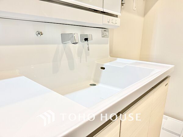 ◆洗面◆清潔感のある水回り。白で統一されたスタイリッシュな空間。毎日使う場所だから究にシンプルにこだわりました。