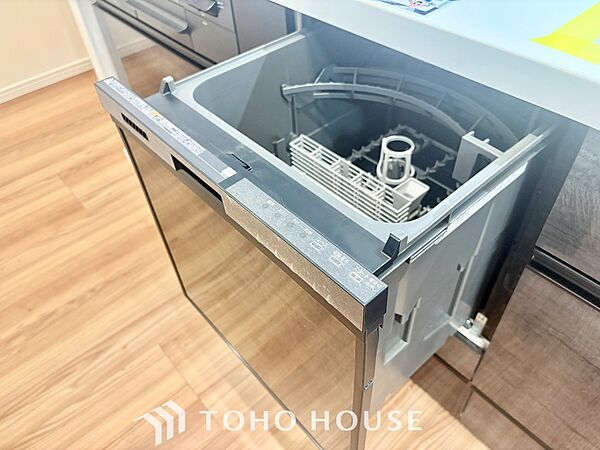 ◆食洗機◆お子様の面倒を見れる時間が増え時短になります。加えて手荒れも防げてしかも節水が高い為、大変人気があり重宝します。