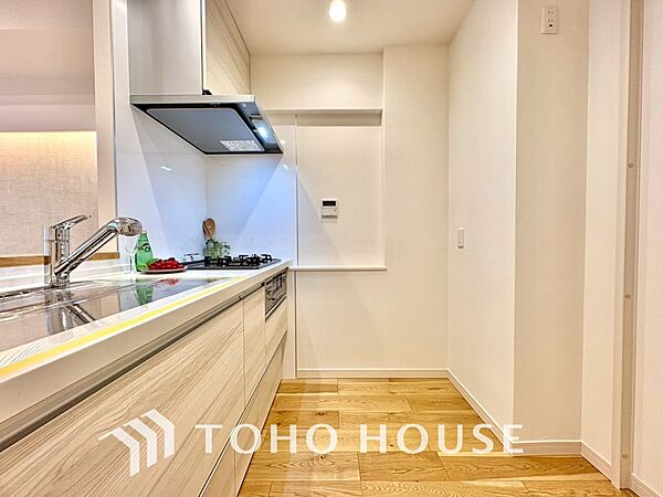 【KITCHEN】◆ワクワク◆開放的で機能性も高いシステムキッチン。お子様は毎日のご飯にワクワク！