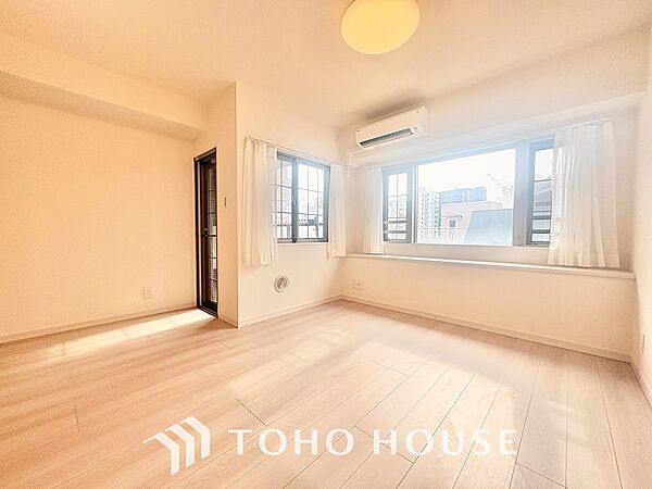 使いやすく、明るい洋室に仕上がります。子供部屋や趣味のお部屋にご利用できます。ご自身で家具などを配置し、素敵な空間を創り上げられます。