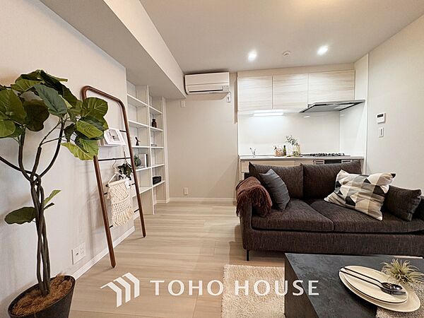 【Ease】家族個々の安らぎの空間。プライベートなBedRoomは暮らす方の感性で造り上げたいもの。誰もが好みで飾れるシンプルな室内に仕上げてあります。