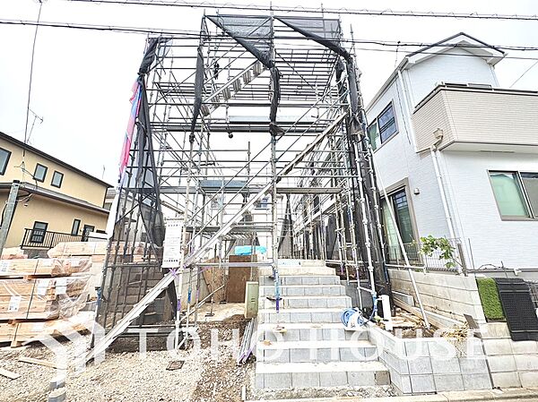 温かい光に包まれて、紡がれる日常。なにげない一瞬が、いつかかけがえのない記憶になる。
