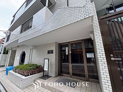 外観:漂う上質な空気感、マンションに入れば「おかえりなさい」と笑顔で迎えてくれるエントランス。最良の心配りを感じるマンションでした。 外観:漂う上質な空気感、マンションに入れば「おかえりなさい」と笑顔で迎えてくれるエントランス。最良の心配りを感じるマンションでした。