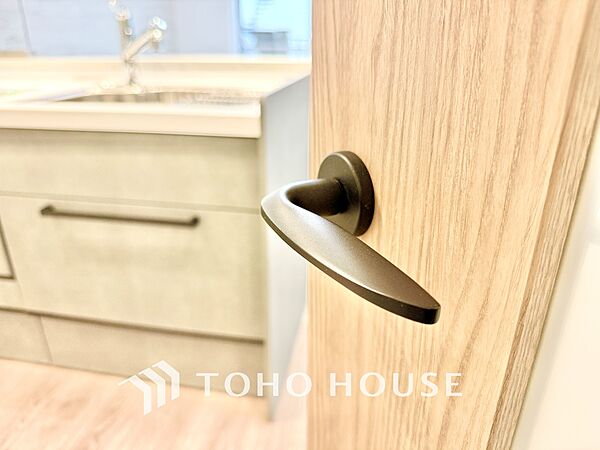 ◆闇夜の輝き◆オレンジ色の光は大人になった今の僕にはわかる。1日の終わりを伝えに来たわけではなく、また明日が来る方へ導いてくれた事を。