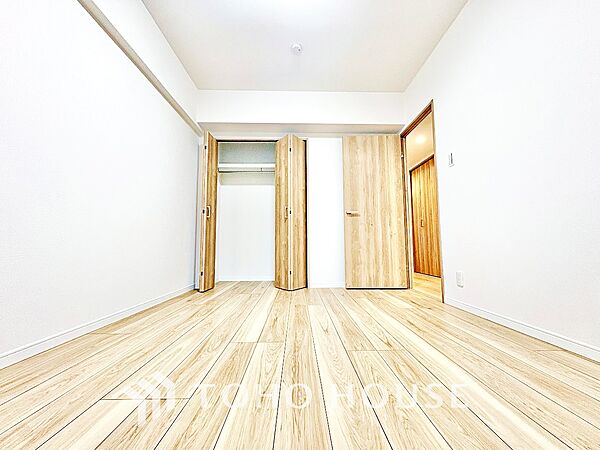 【居室】家具のレイアウトがしやすく、暮らしに合わせやすい物件。