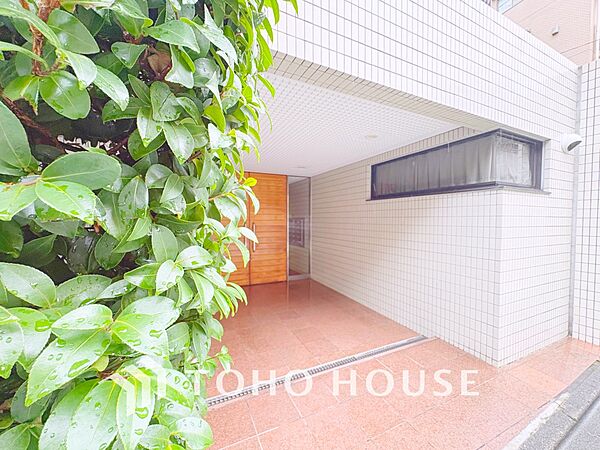 【ENTRANCE】◆そびえ立つ◆我が家のシンボル。遠くの空が赤く染まる夕べが待ち遠しい。