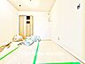 寝室：【居室】シンプルで使いやすく、どんな家具にも馴染む居室です。