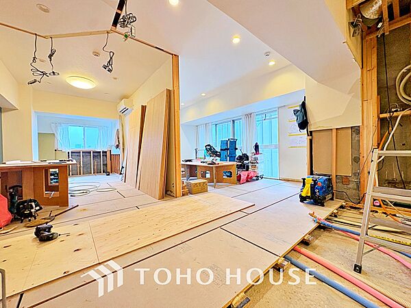 【改装中】使いやすく、明るい洋室に仕上がります。子供部屋や趣味のお部屋にご利用できます。ご自身で家具などを配置し、素敵な空間を創り上げられます。