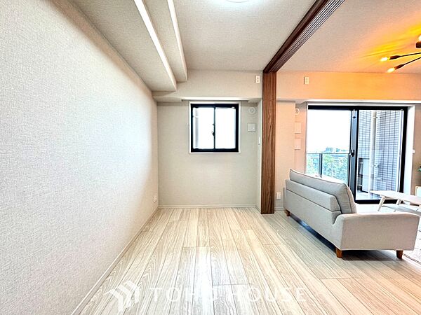 【Ease】家族個々の安らぎの空間。プライベートなBedRoomは暮らす方の感性で造り上げたいもの。誰もが好みで飾れるシンプルな室内に仕上げてあります。