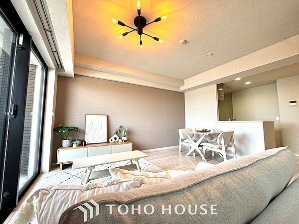 【Ease】家族個々の安らぎの空間。プライベートなBedRoomは暮らす方の感性で造り上げたいもの。誰もが好みで飾れるシンプルな室内に仕上げてあります。