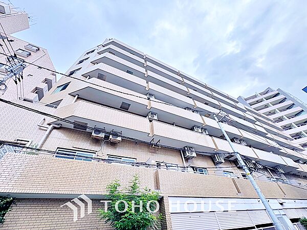 ほんの少しのこだわり。ちょっとした色使いがその家がもつ雰囲気、趣（おもむき）を携え、暮らす家族や訪ねてくる友人・知人に新鮮な香りを運んできます。