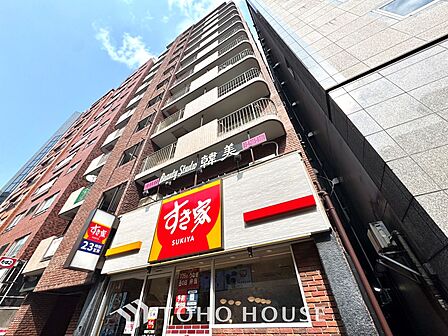 漂う上質な空気感、マンションに入れば「おかえりなさい」と笑顔で迎えてくれるエントランス。最良の心配りを感じるマンションでした。