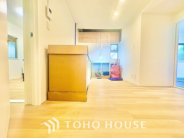 【APPEARANCE】◆陽光◆が差し込む。この開放的な空間に家族の笑顔が集う。家族が一緒に過ごす空間は明るく、そして居心地よく。