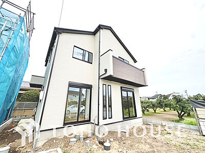 外観:【外観】落ち着いた佇まいが印象的な、上品さを感じる外観です。 外観:【外観】落ち着いた佇まいが印象的な、上品さを感じる外観です。