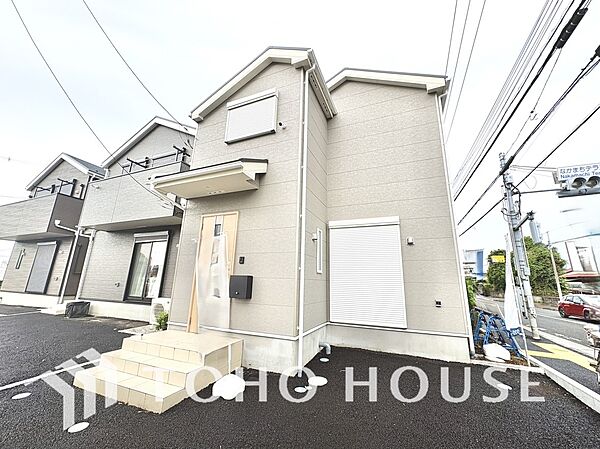 【外観】街並みに自然と馴染みながらも、しっかり存在感を放つ一邸です